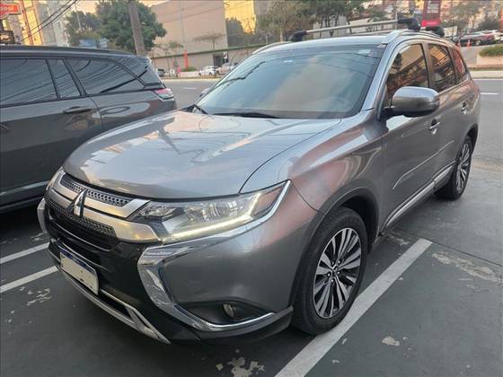 MITSUBISHI OUTLANDER 2.0 MIVEC GASOLINA HPE AUTOMÁTICO MITSUBISHI OUTLANDER 2.0 MIVEC GASOLINA HPE AUTOMÁTICO